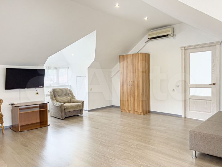 Комната 40 м², 2/2 эт.