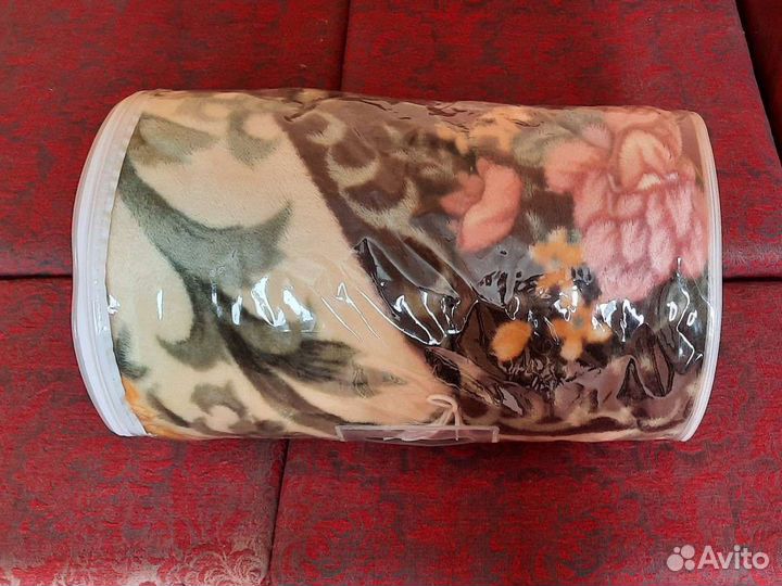 Пледы и покрывало