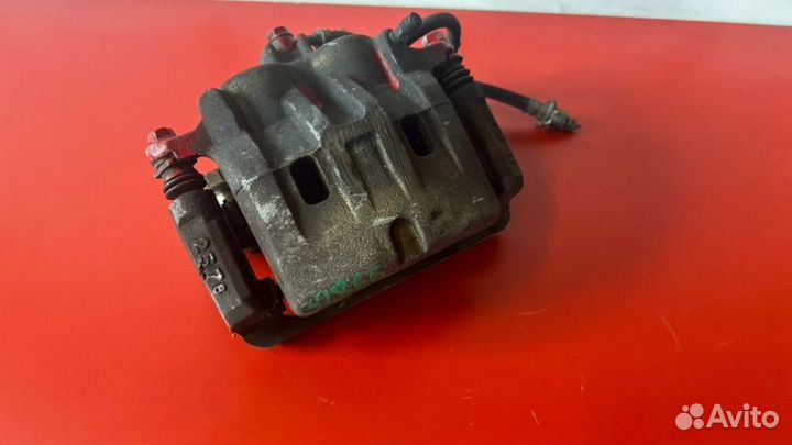 Суппорт передний левый Honda Elysion RR3 3.0 AT