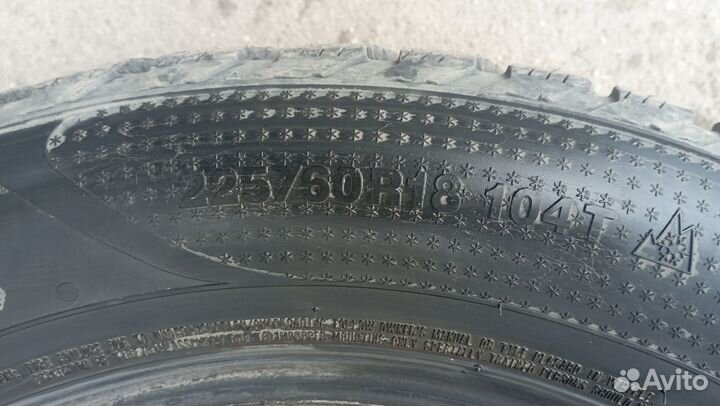 Kumho I'Zen Stud Snow KW11 225/60 R18 104T
