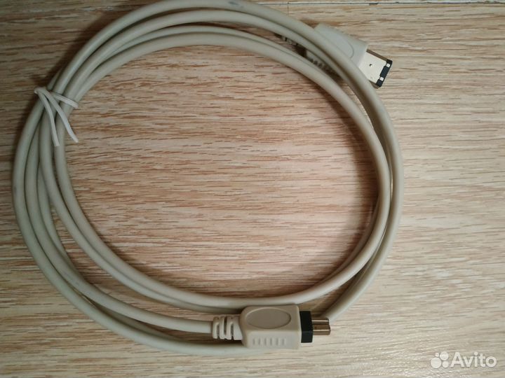 Кабель для компьютера