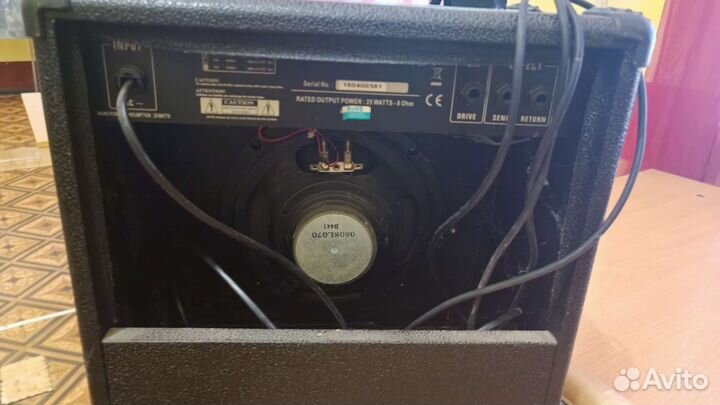 Гитарный комбоусилитель