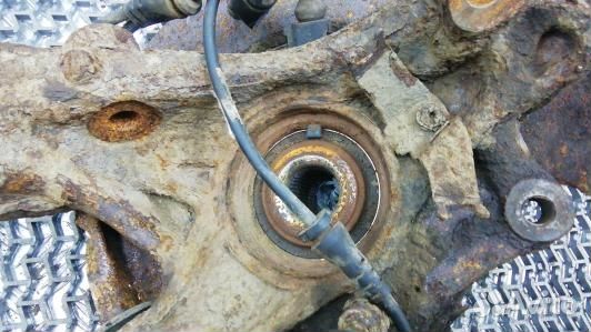 Ступица задняя левая volkswagen touareg 7L (COL10M