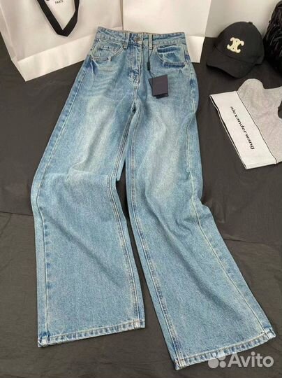 Джинсы широкие prada