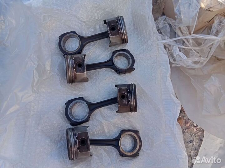 Поршни, шатуны с поршнями Рено Логан сандеро