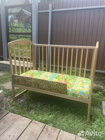 Детская кроватка
