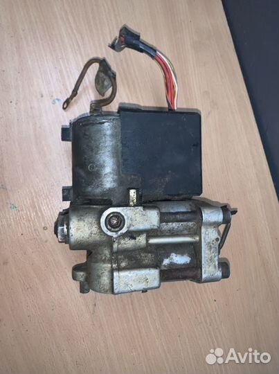 Блок abs audi 100 c4