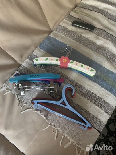 Вешалки детские