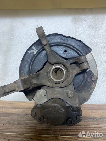 Кулак поворотный правый Renault Logan 1 K7M