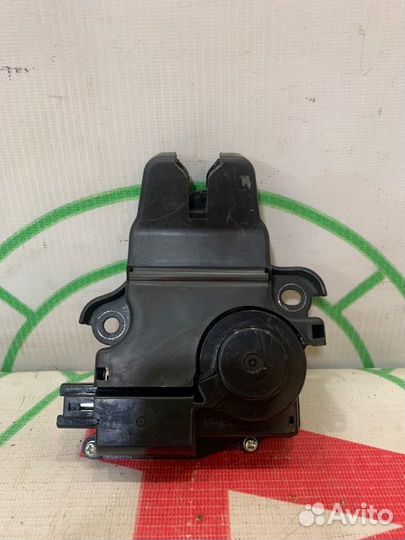 Замок багажника задний Mitsubishi Lancer 10 CY3A