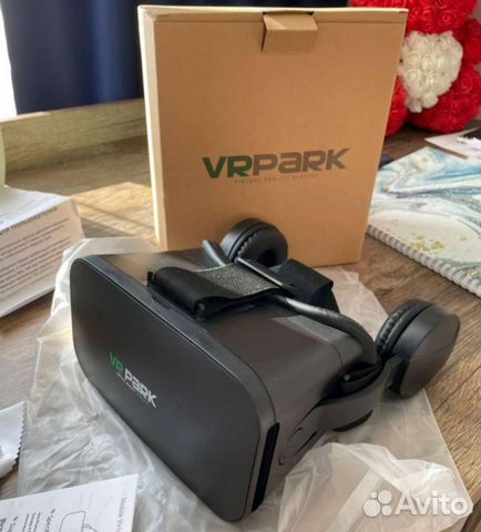 Очки виртуальной реальности с пультом