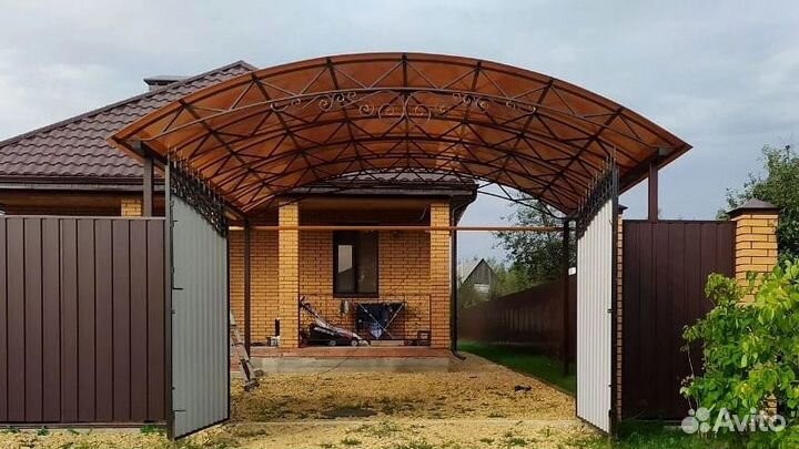 Металлический навес для машины