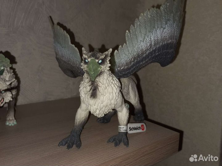 Фигурка Schleich Ледяной грифон 70143