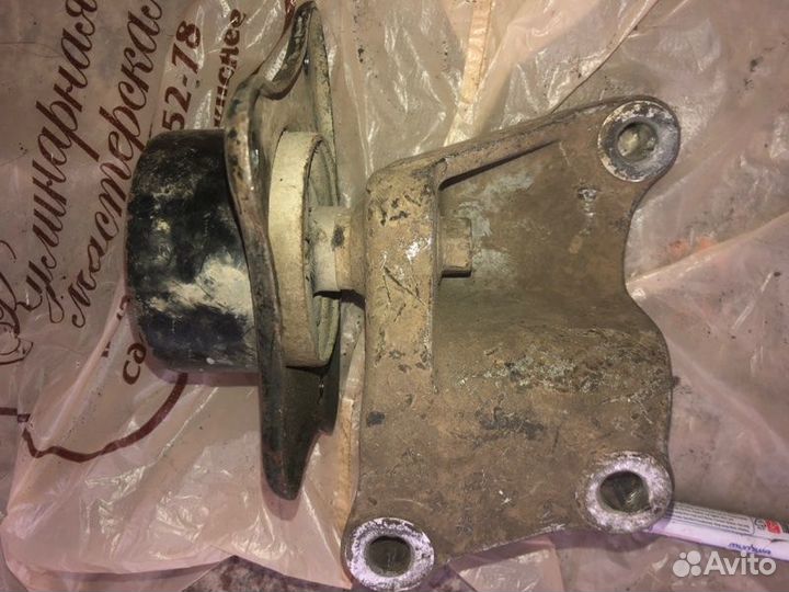 Подушка двигателя Mitsubishi Colt Z21A 4A90 2002