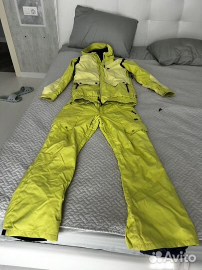 Сноубордический костюм женский