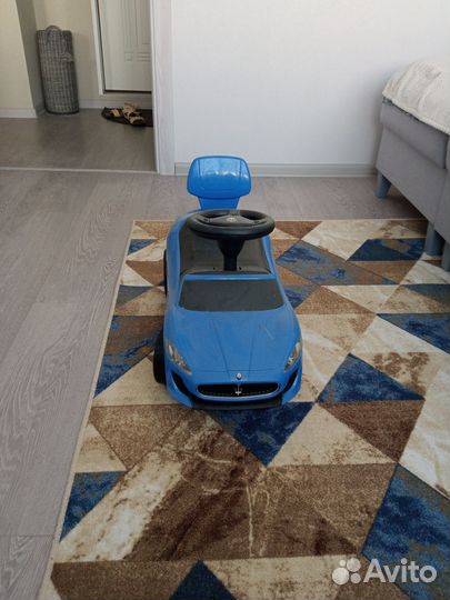 Машинка толокар