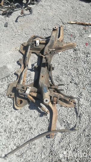 Подрамник передний Peugeot 406