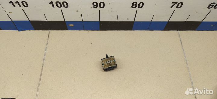 Кнопка стеклоподъемника Golf III/Vento 1991-1997