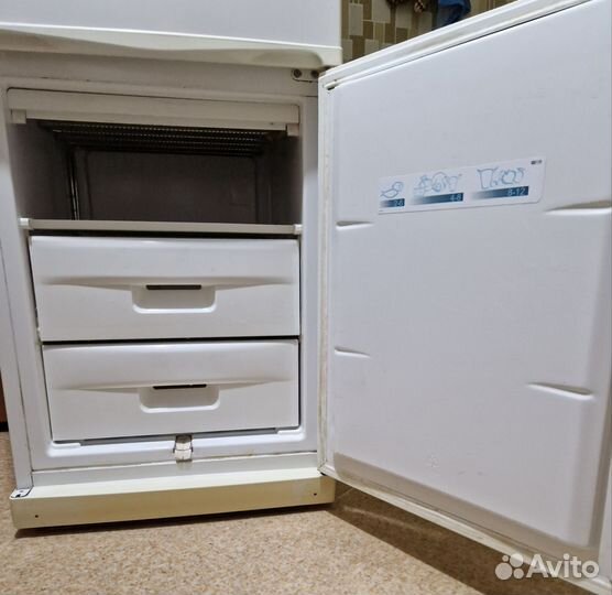 Холодильник General Frost