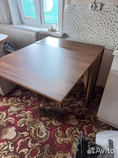 Продам стол