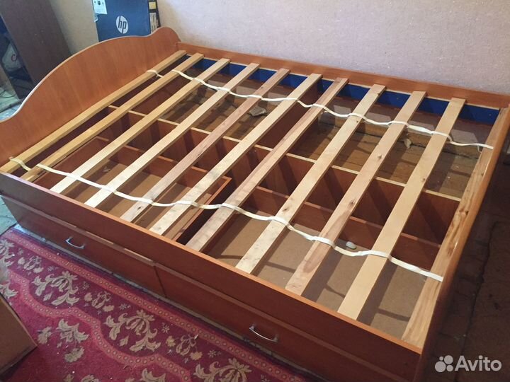Кровать без матрасса