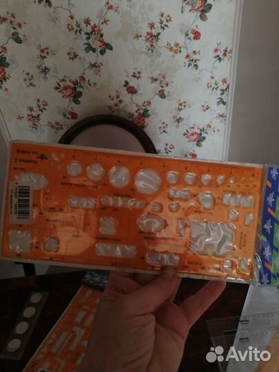 Набор линеек, трафарет-шаблонов и циркуль для диза