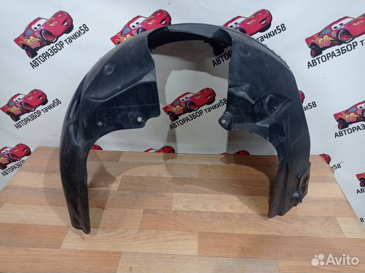 Подкрылок передний правый Ford Fiesta 6 CB1 2011