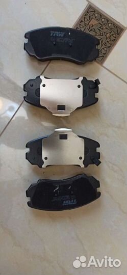 Колодки тормозные передние TRW GDB3352