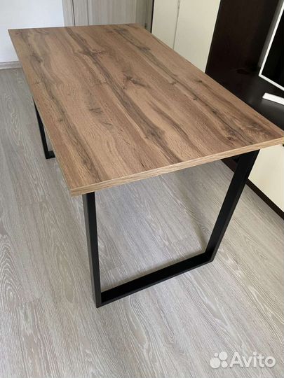 Стол в стиле лофт