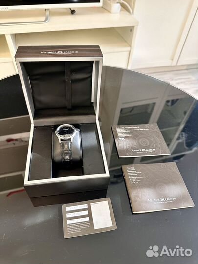 Наручные часы Maurice Lacroix LC1117-SS001-330