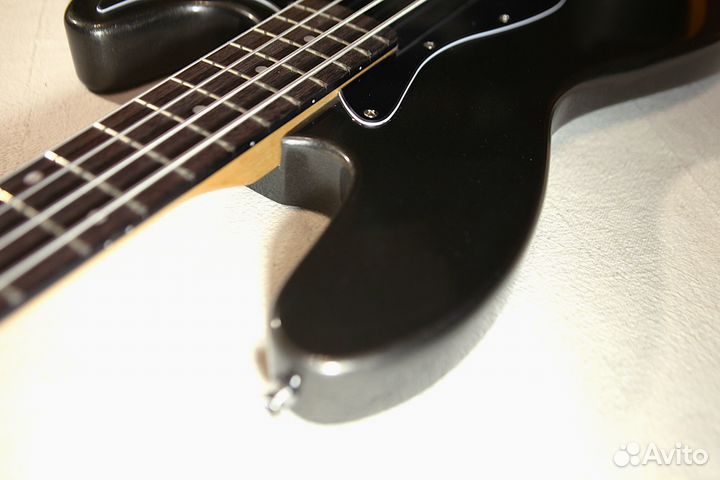 Бас-гитара Fender Squier Jazz Bass