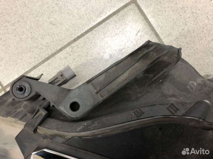 Фара левая Toyota Camry V50 11-18 б/у