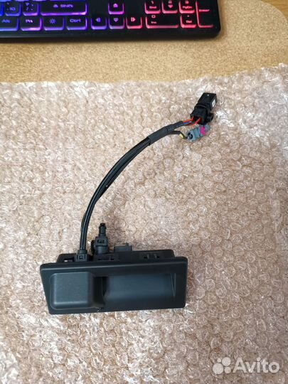 Камера заднего вида Tiguan номер детали 5NA827566D