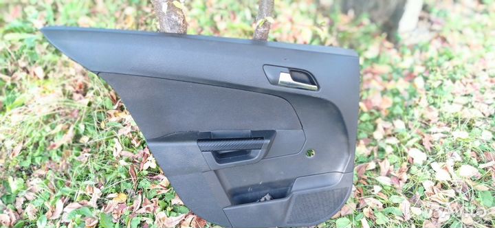 Дверные карты на Opel Astra H