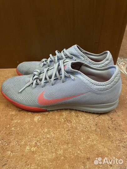 Кроссовки игровые для зала Nike