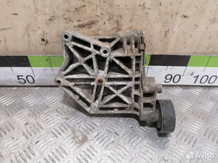 Кронштейн компрессора кондиционера Ssang yong Kyro