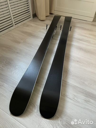 Горные лыжи Elan Slingshot