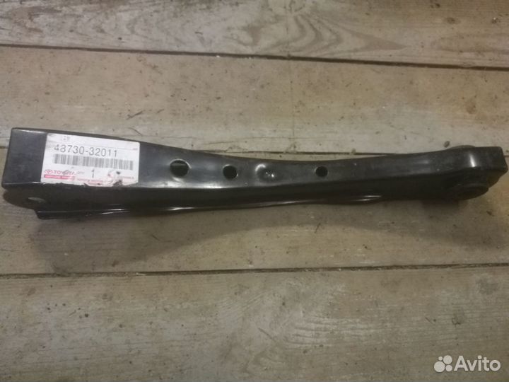 Рычаг зад.подвеск на тойоту камри/корол80г зеркало