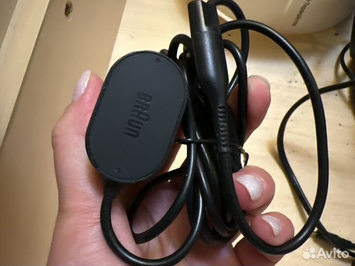 Зарядное устройство; блок питания для бритвы