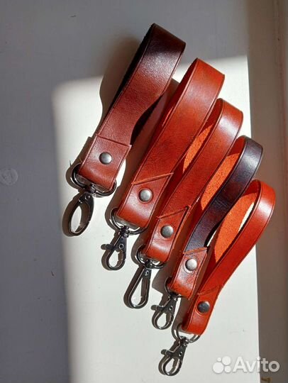 Брелок для ключей из натуральной кожи