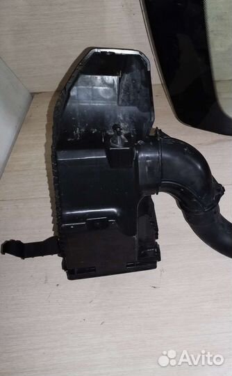 Корпус воздушного фильтра Renault Duster