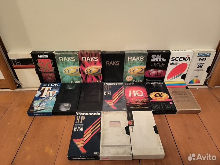 Видеокассеты с фильмами, мультфильмами, музыкой