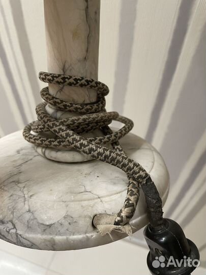 Старинная лампа мрамор