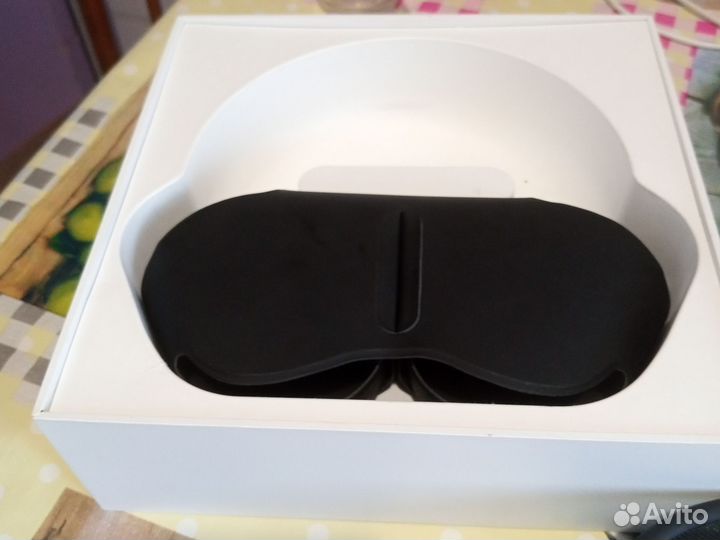 Продаю наушники оригинал чек потерял брал за 57