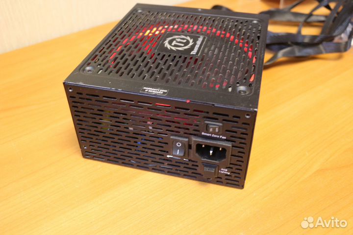 Блок питания Thermaltake SMART PRO RGB 750W