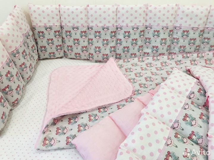 Комплект в детскую кроватку