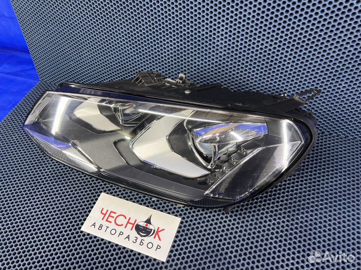 Фара передняя левая Volkswagen Touareg NF до 2014