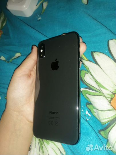 Телефон iPhone 10