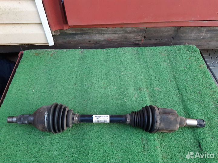 Привод передний лев. Cadillac srx2 14г. оригинал