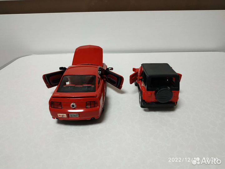 Коллекционная машинка Jeep Wrangler